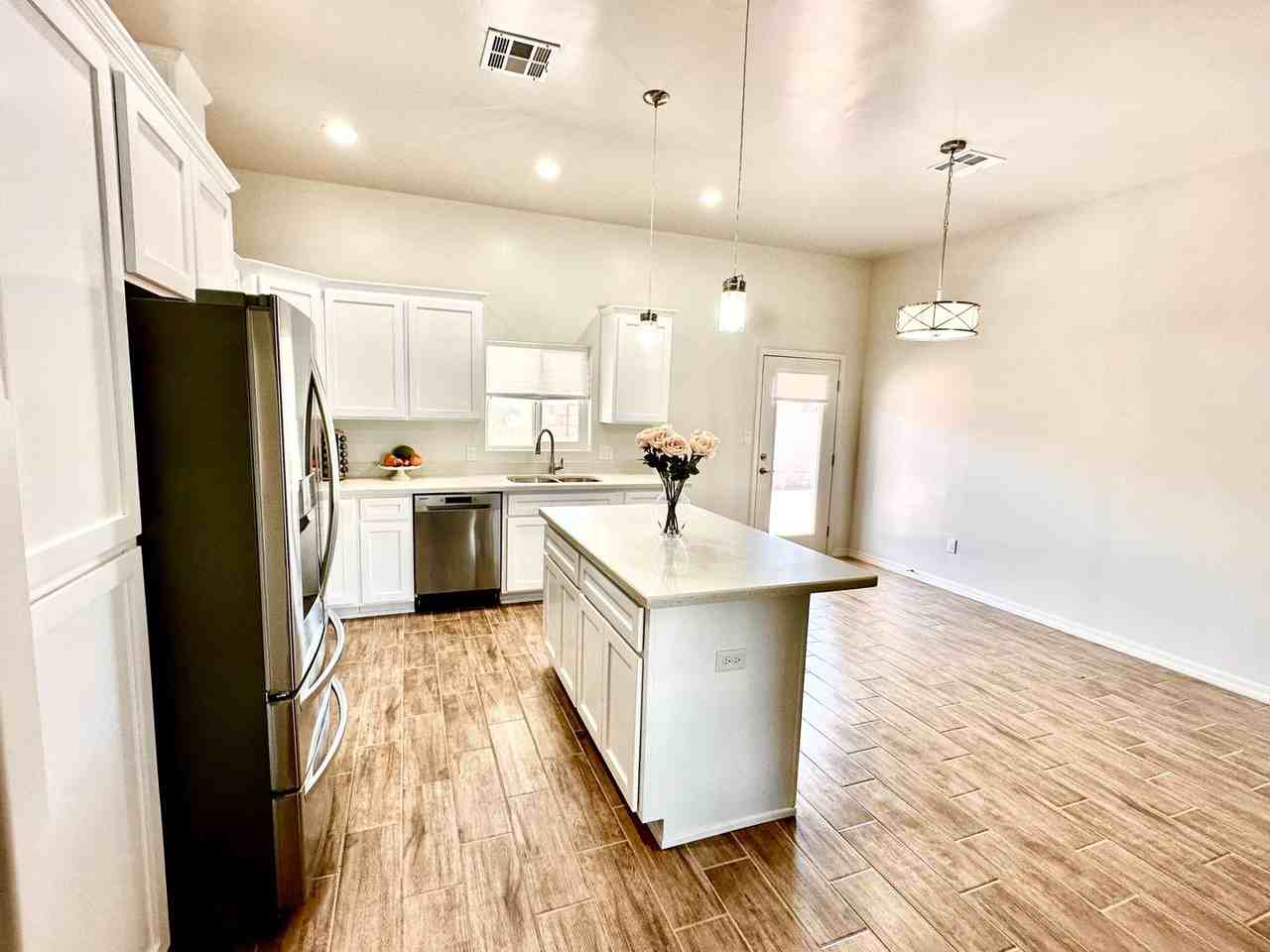 609 E 12th St - Photo 2 of 17