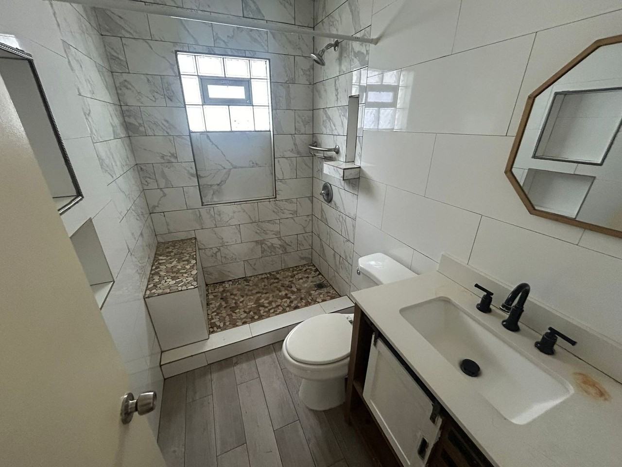 12712 Eastwood Blvd - Photo 2 of 7