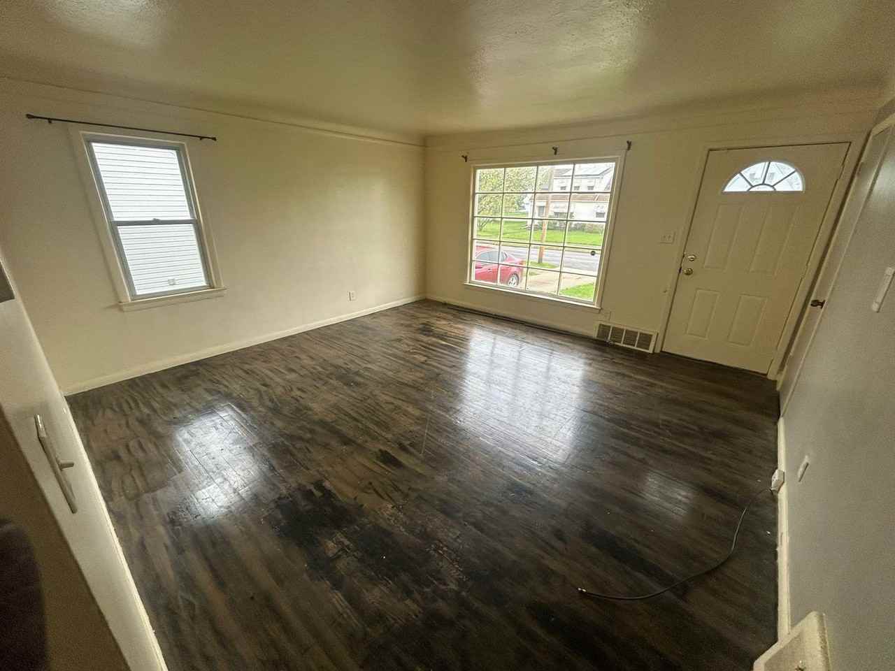 12712 Eastwood Blvd - Photo 4 of 7
