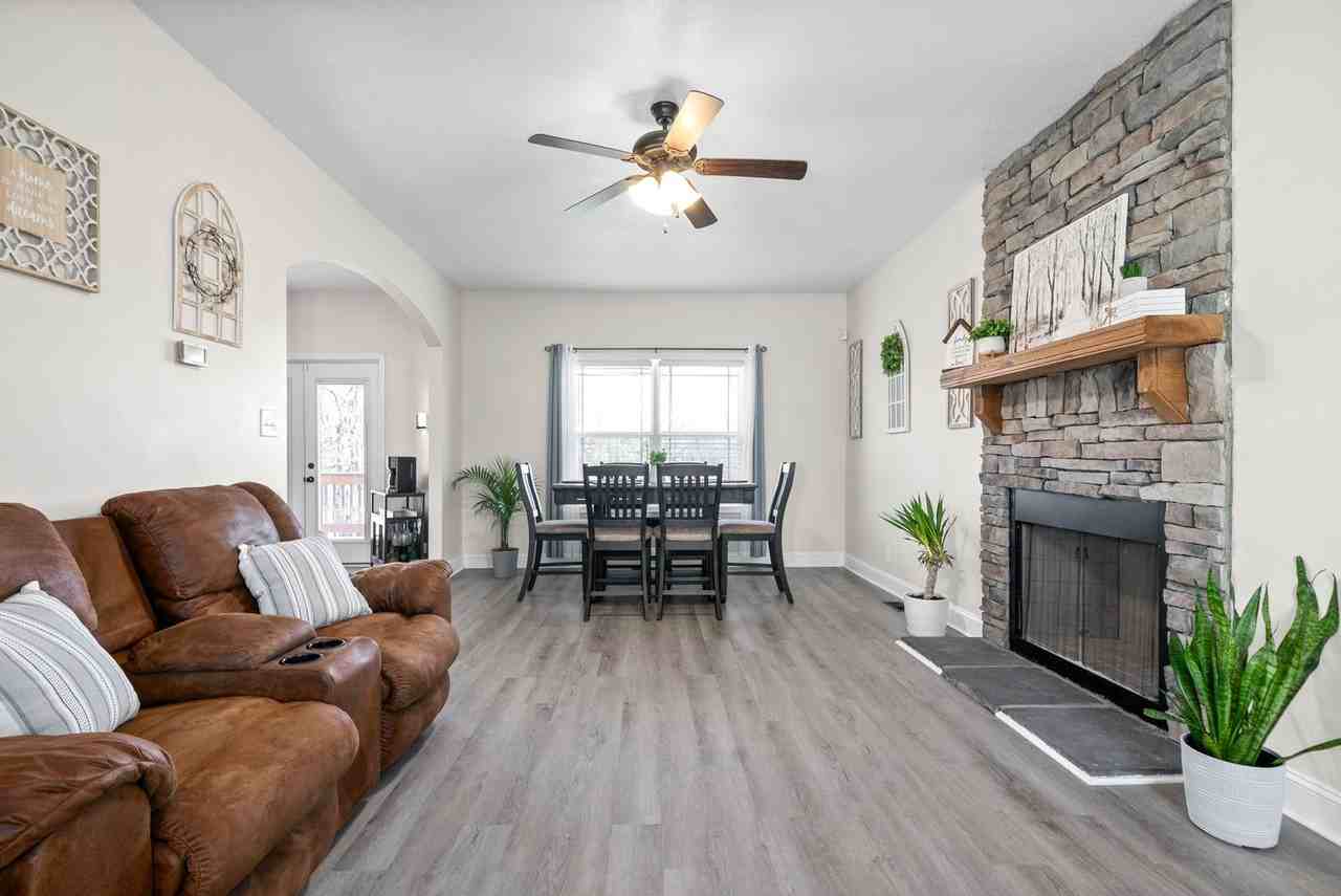 1157 Belvoir Ln - Photo 6 of 34