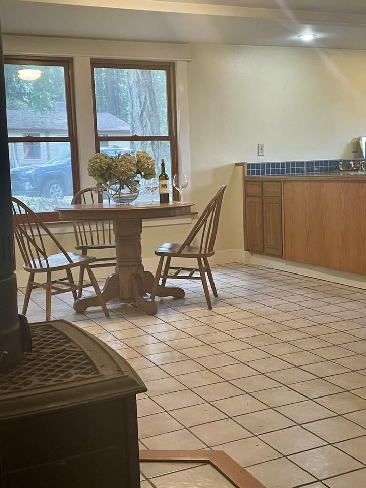 193 Forrest Dr - Photo 5 of 11