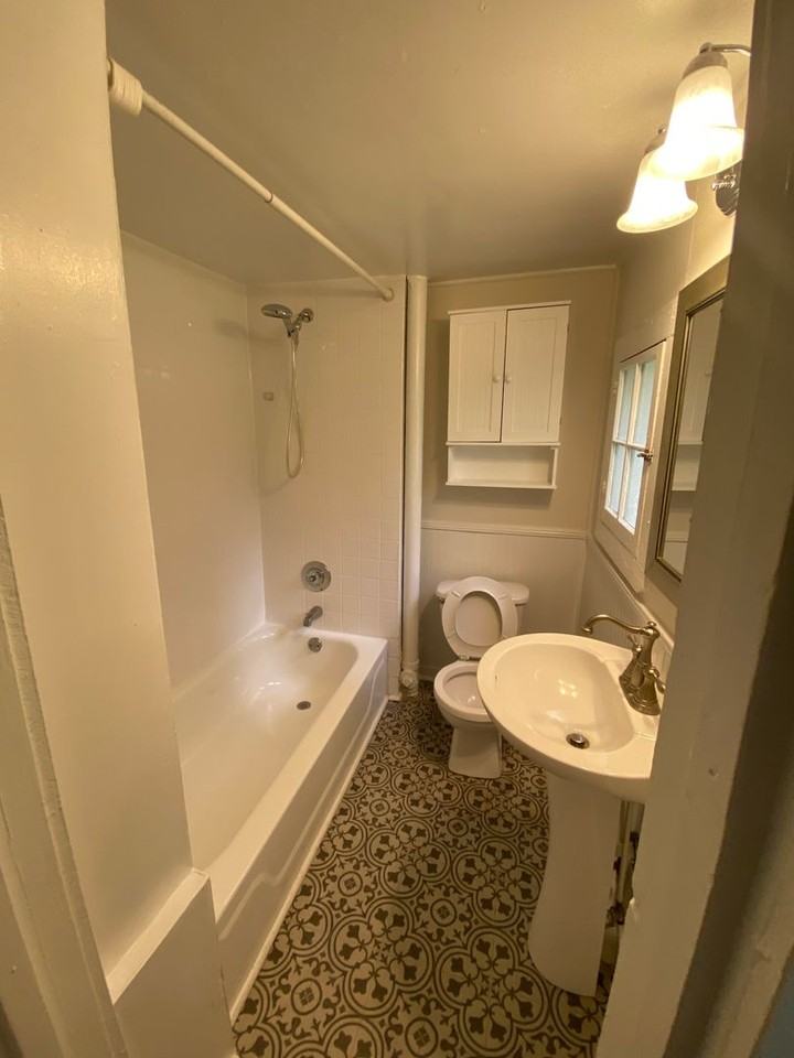 2409 Bedford Ave - Photo 6 of 6