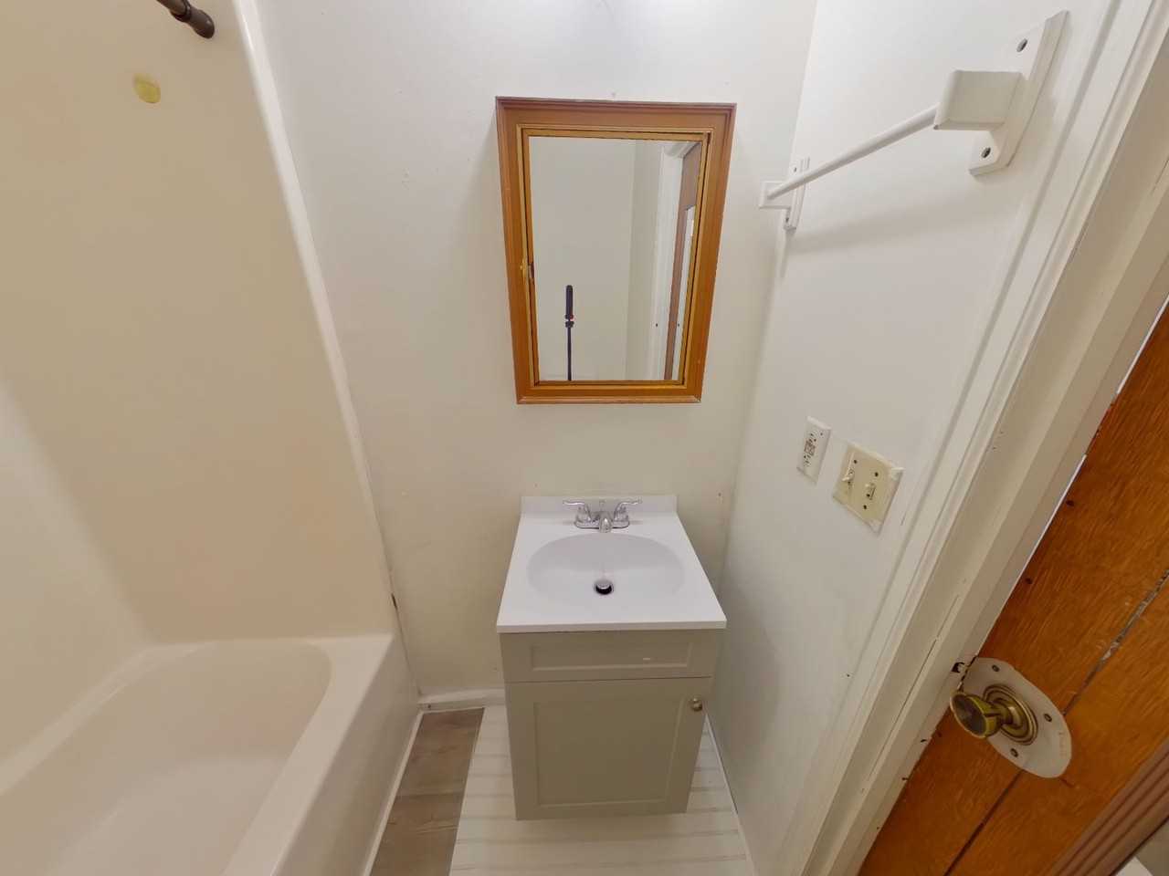 222 E 14th St N - Photo 6 of 9