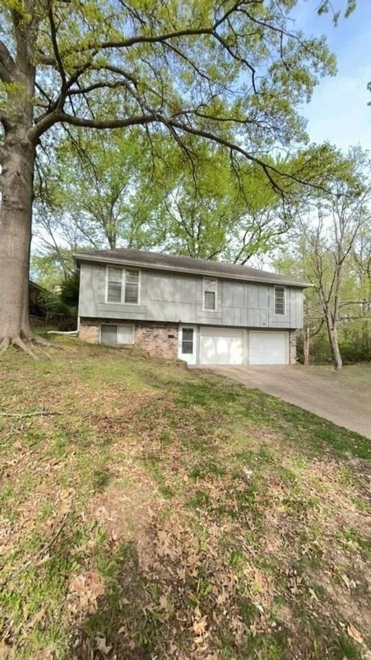 3942 N Denver Ave - Photo 3 of 33