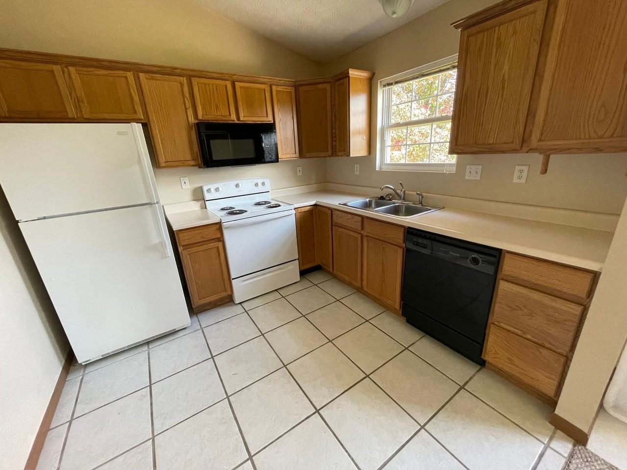 3203 Hopkins Ct - Photo 3 of 11