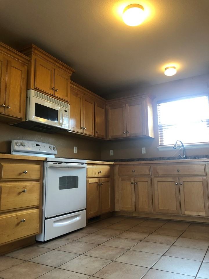 2114 Deer Trl - Photo 5 of 23