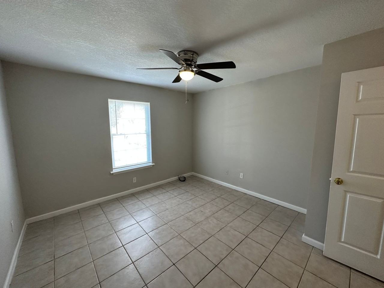 8300 Country Walk Dr - Photo 7 of 18