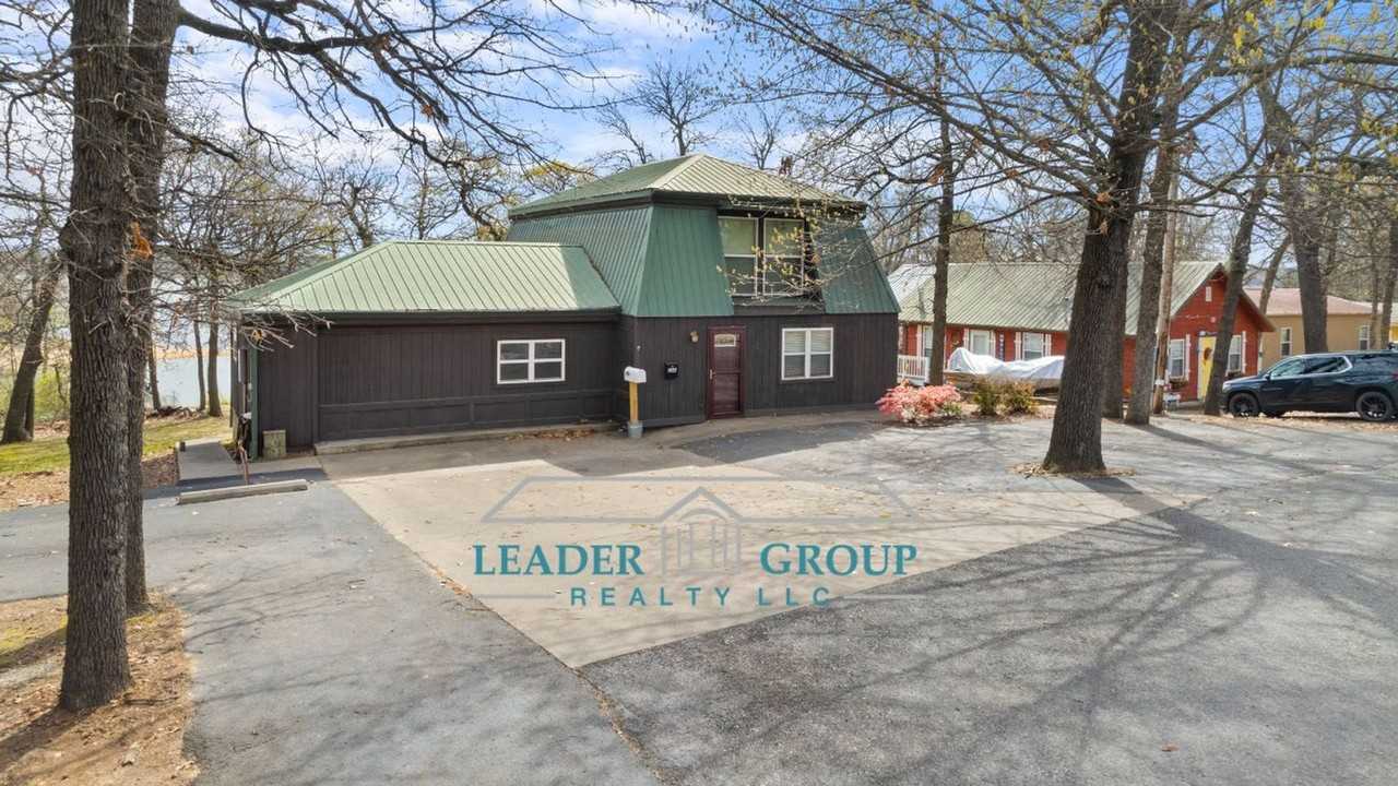 226 Breakenridge Dr - Photo 3 of 32