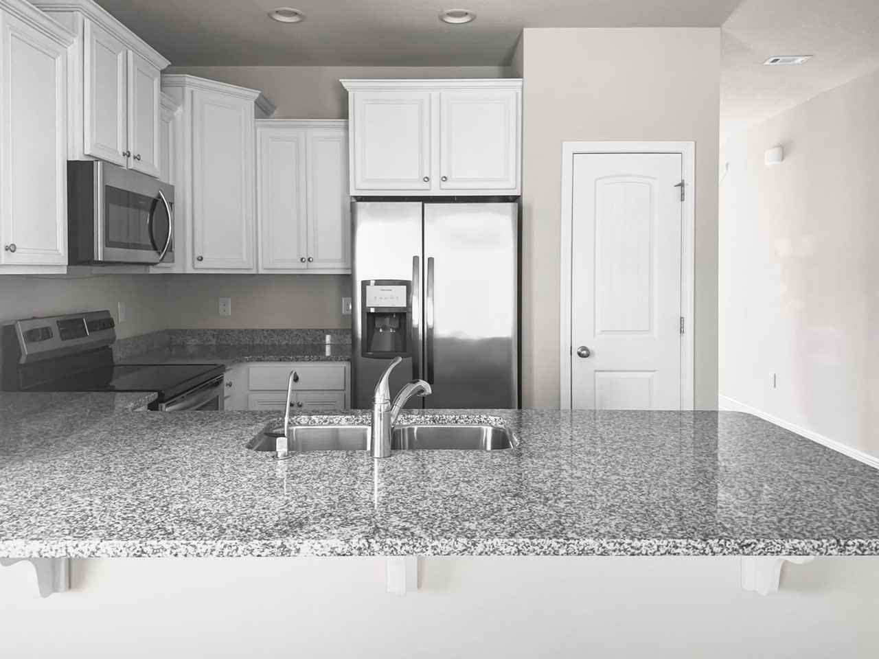 25 Crossing Ln #D - Photo 3 of 20