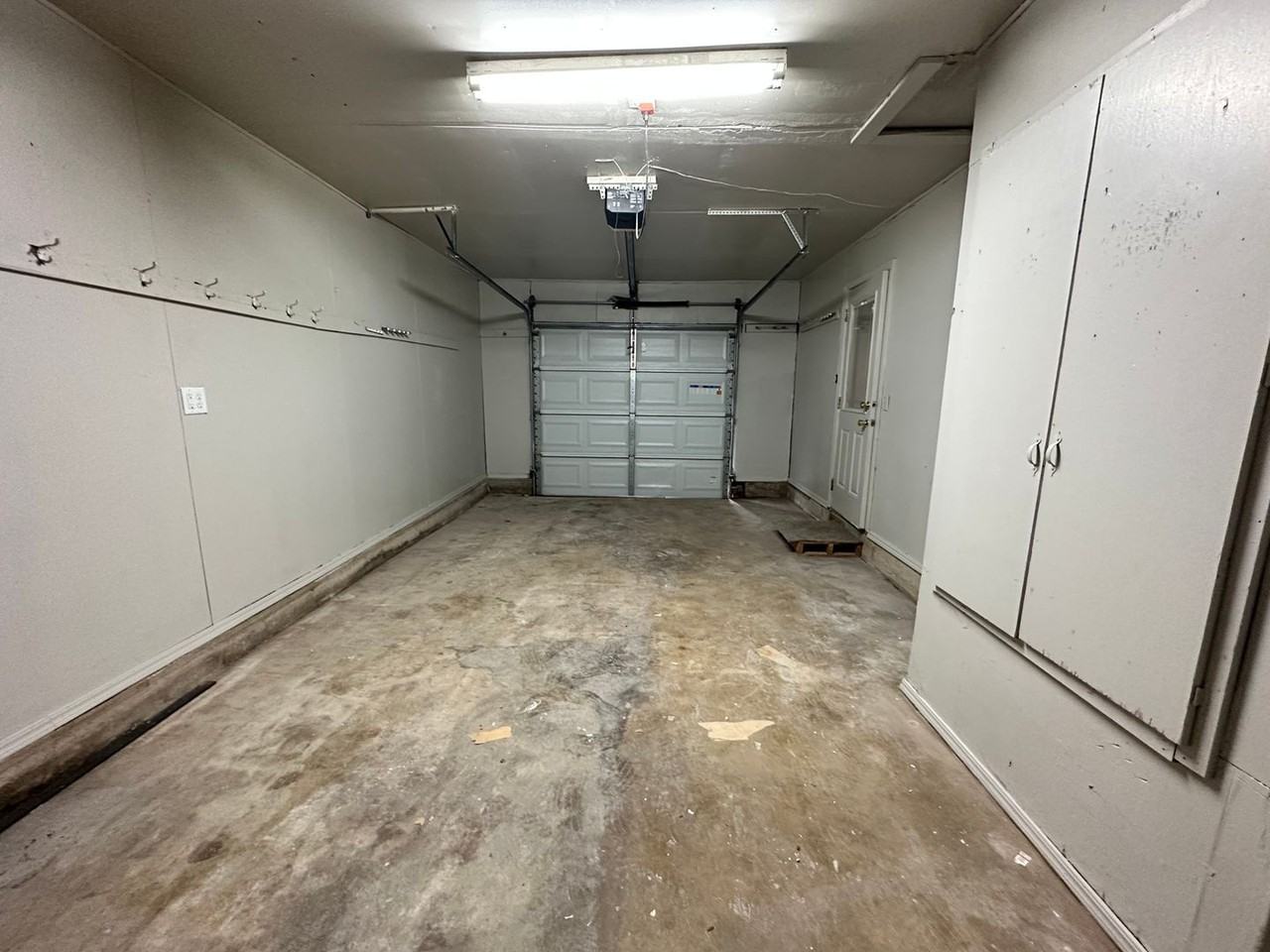 1706 Surrey Place - Photo 2 of 25