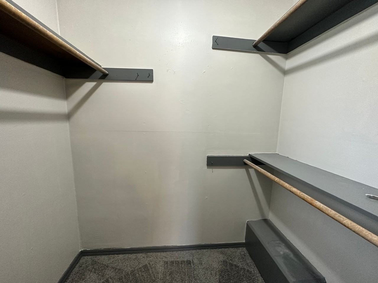 1706 Surrey Place - Photo 4 of 25