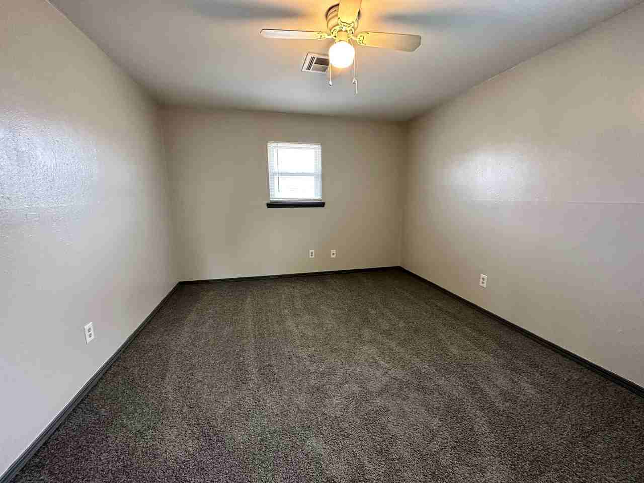 1706 Surrey Place - Photo 6 of 25