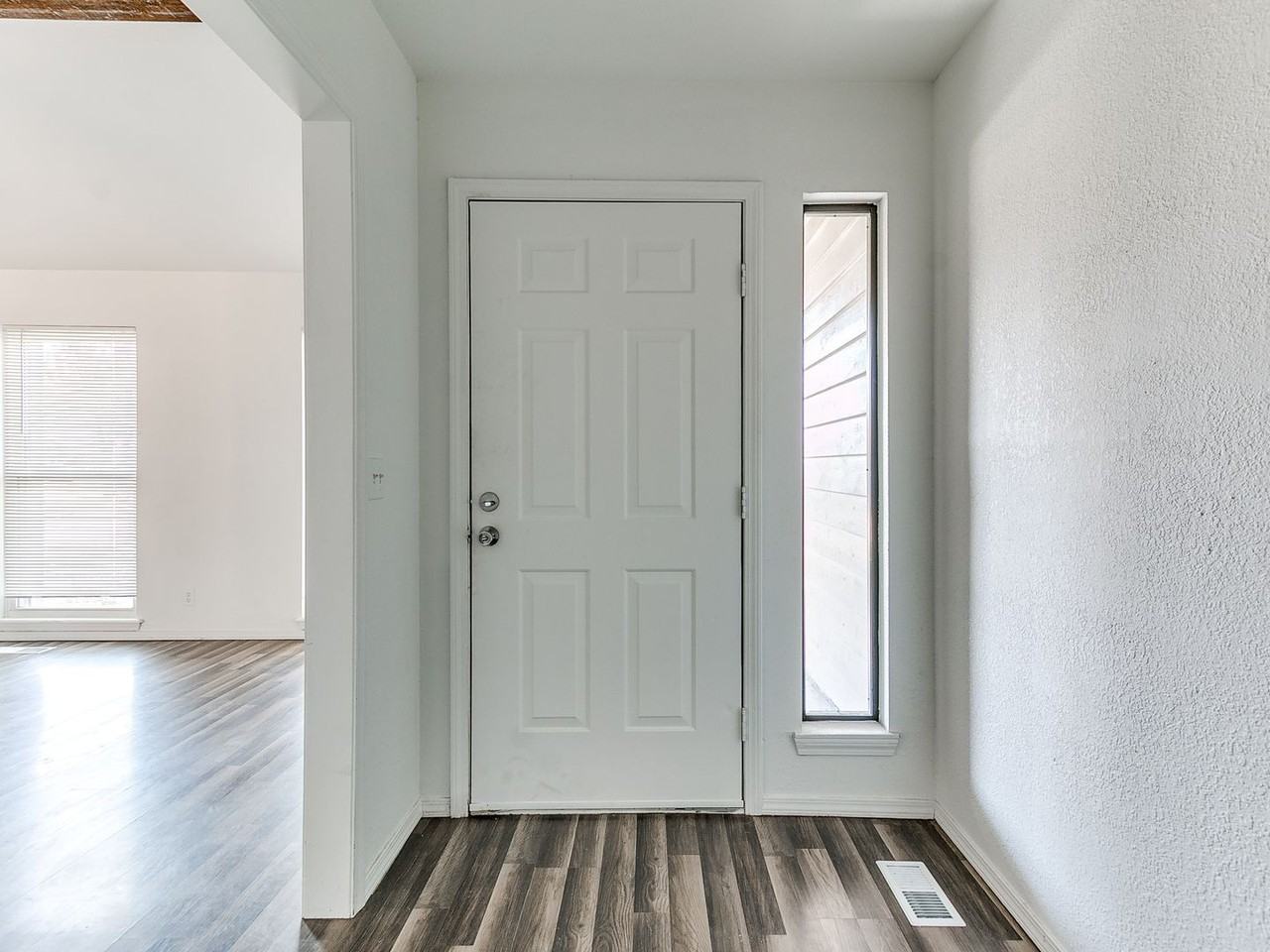 4820 W Uniontown St - Photo 4 of 40