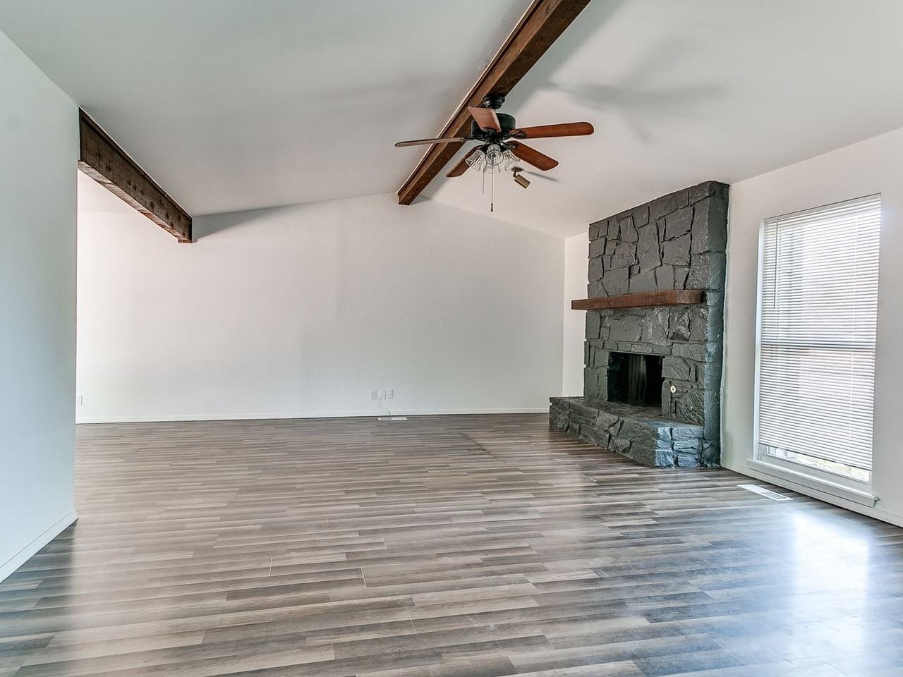4820 W Uniontown St - Photo 5 of 40