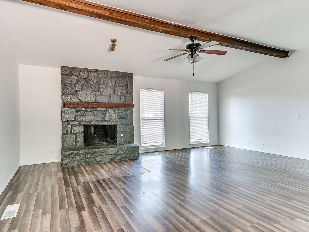 4820 W Uniontown St - Photo 7 of 40