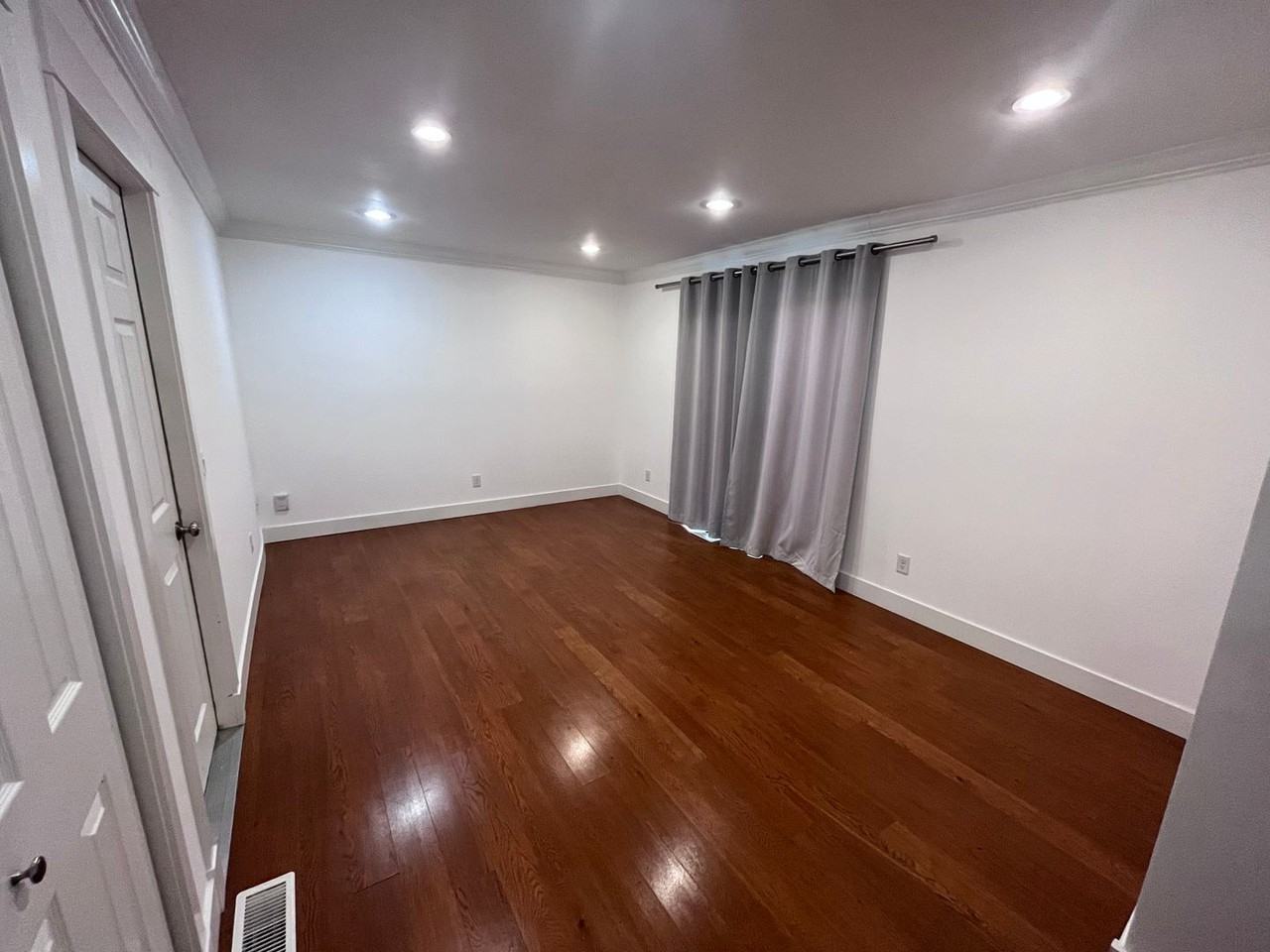 2331 Bainbridge Ct - Photo 4 of 14