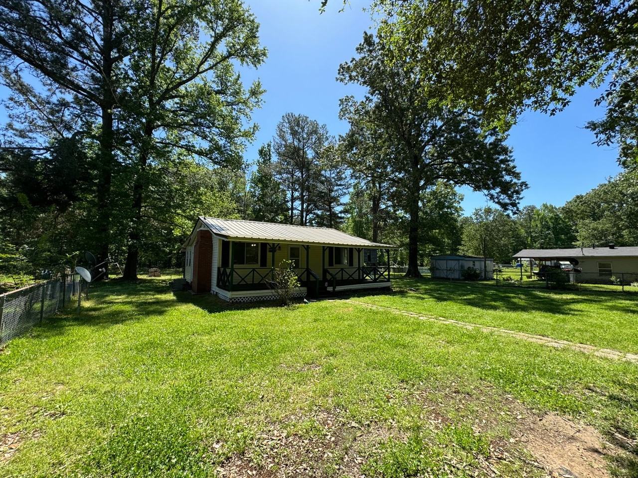 236 Parker Rd - Photo 2 of 20