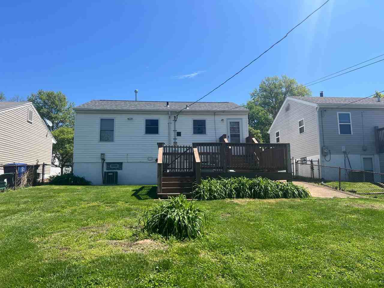 2533 Tamm Ave - Photo 3 of 14