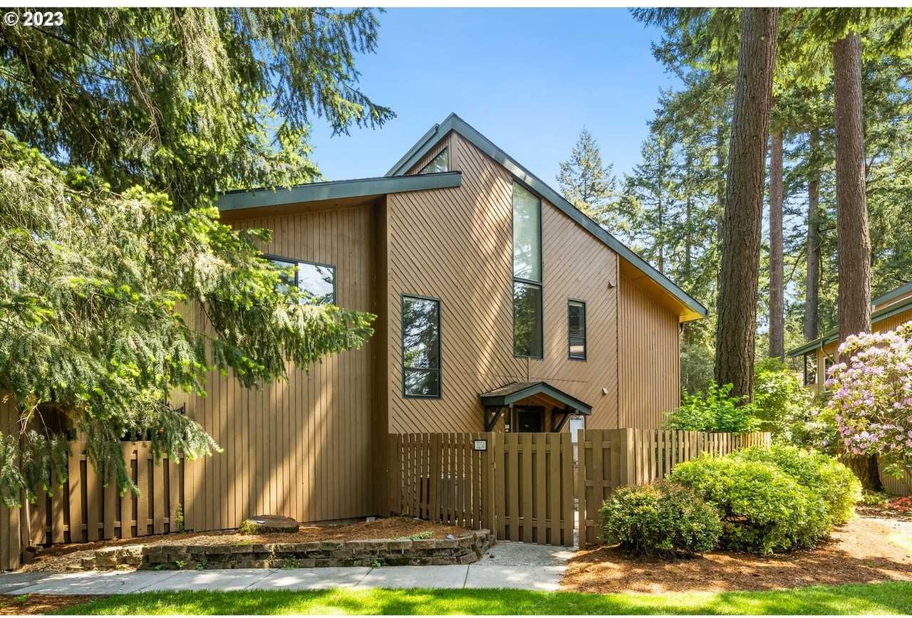 3234 Se 153rd Ave - Photo 2 of 40