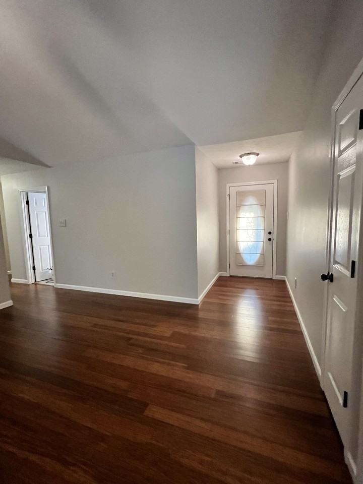 1052 Highland Blvd #NA - Photo 4 of 8