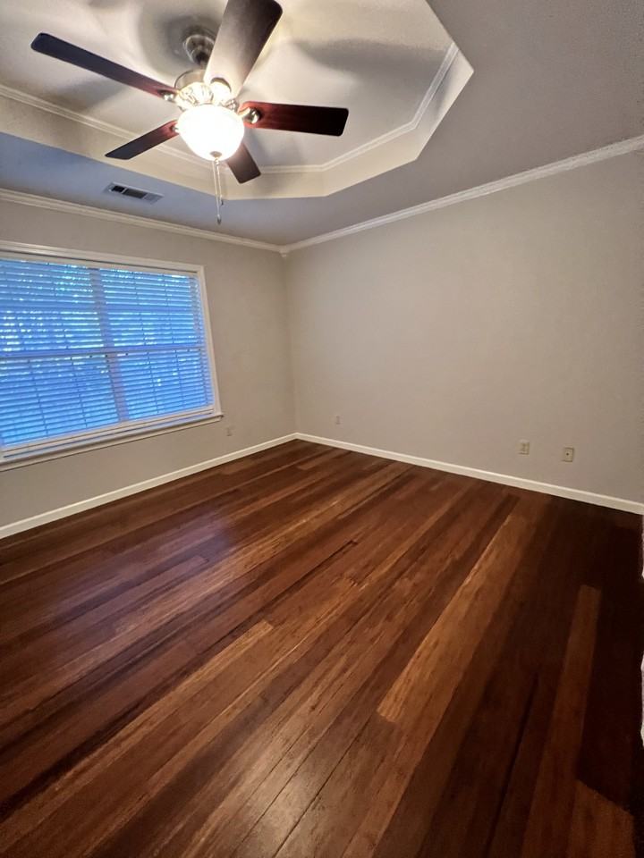 1052 Highland Blvd #NA - Photo 7 of 8