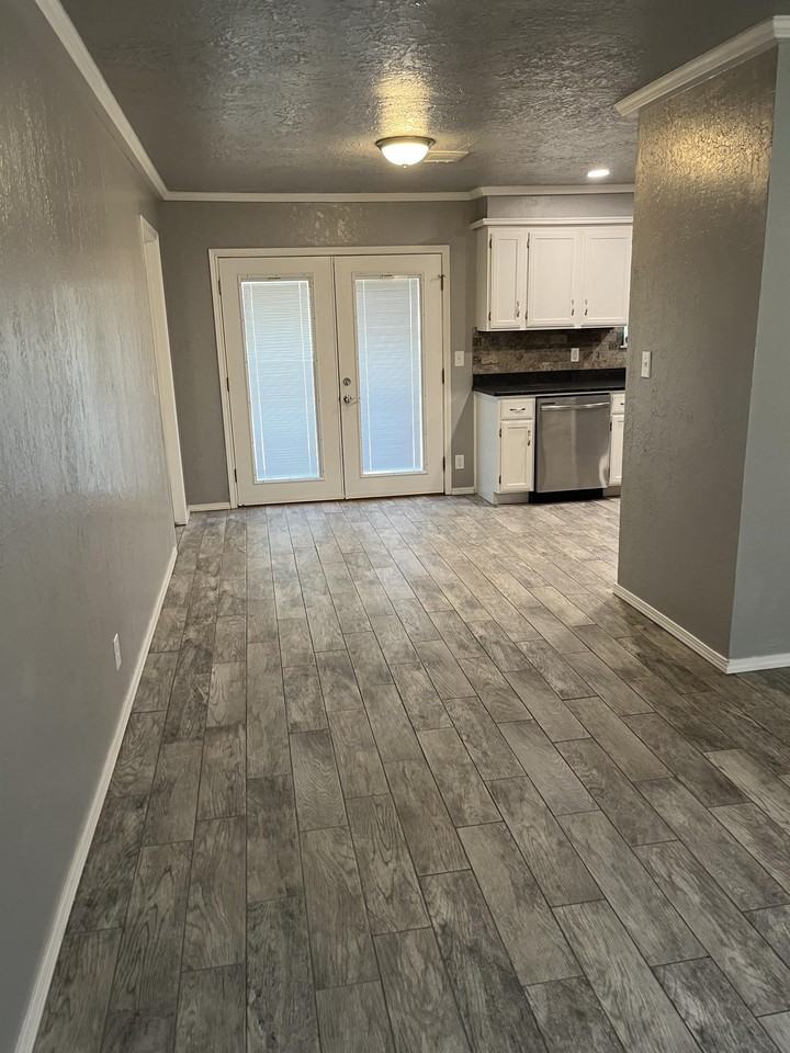 311 W Tenneppe #1 - Photo 3 of 34