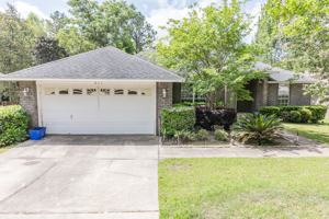 featured image of 211 Foxchase Way #10