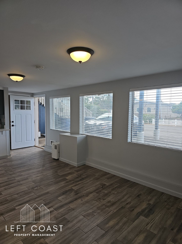 2322 Nw Inlet Ave #1 - Photo 3 of 23