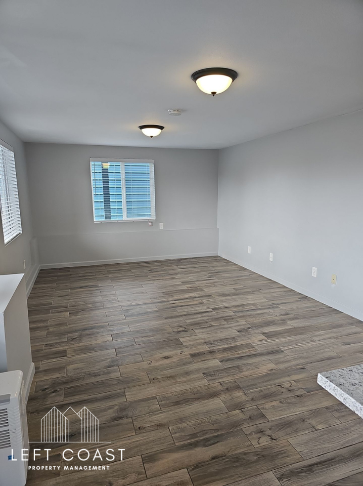 2322 Nw Inlet Ave #1 - Photo 5 of 23