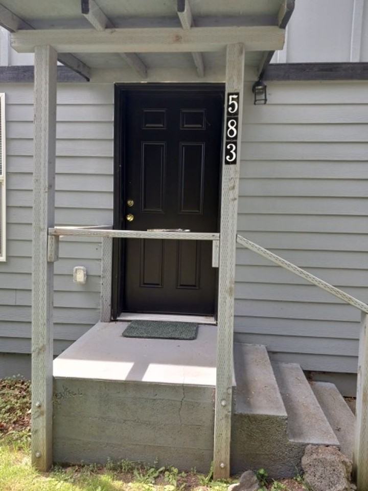 583 N Main St - Photo 2 of 22