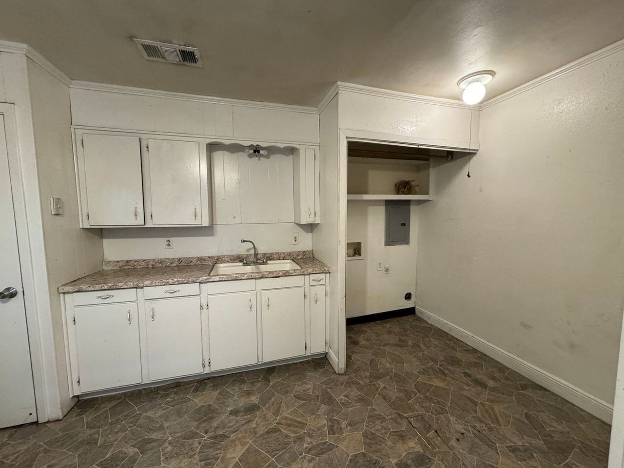 4817 Gloria Dr - Photo 3 of 9