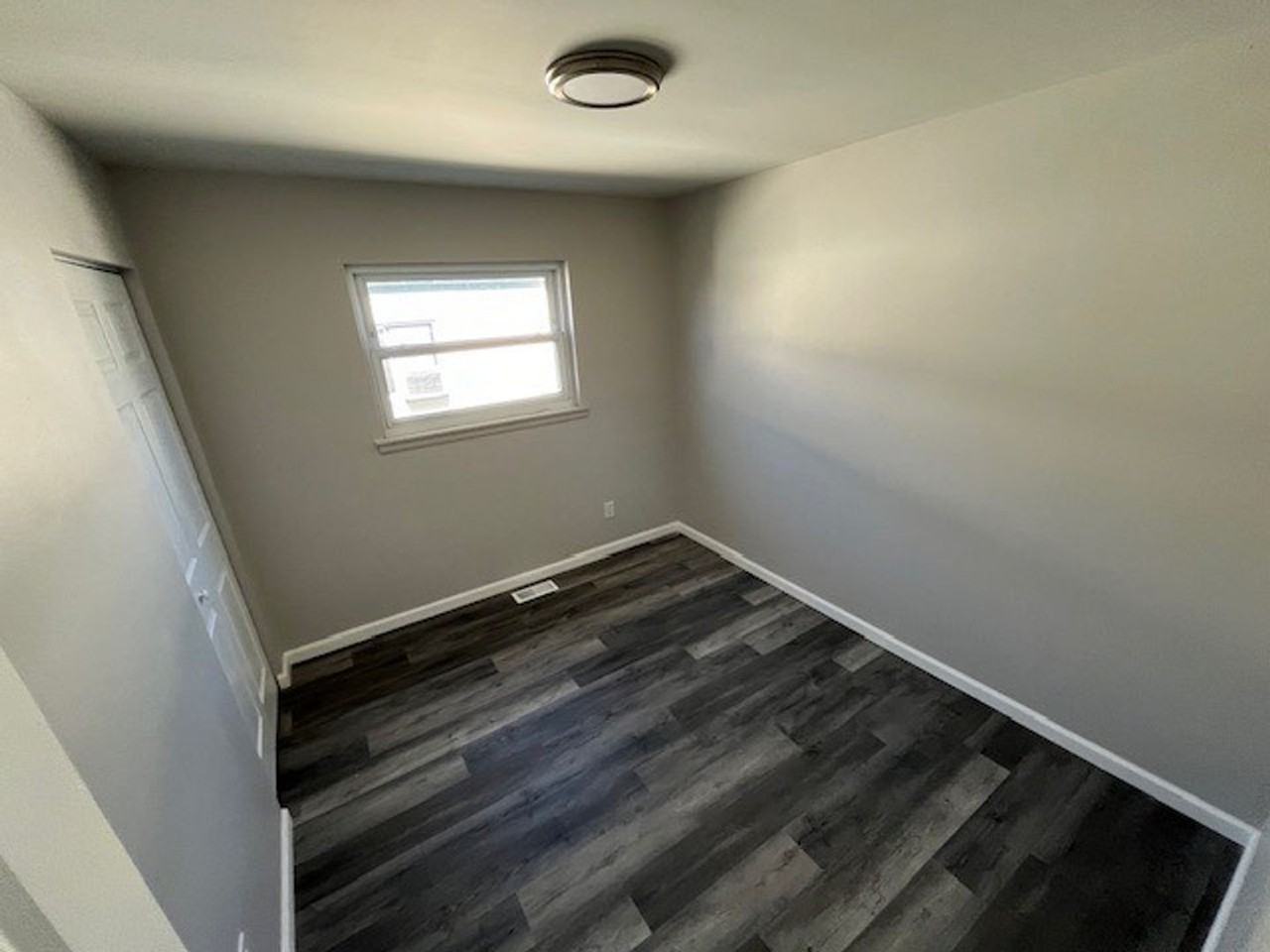 67 Brooks St - Photo 7 of 9