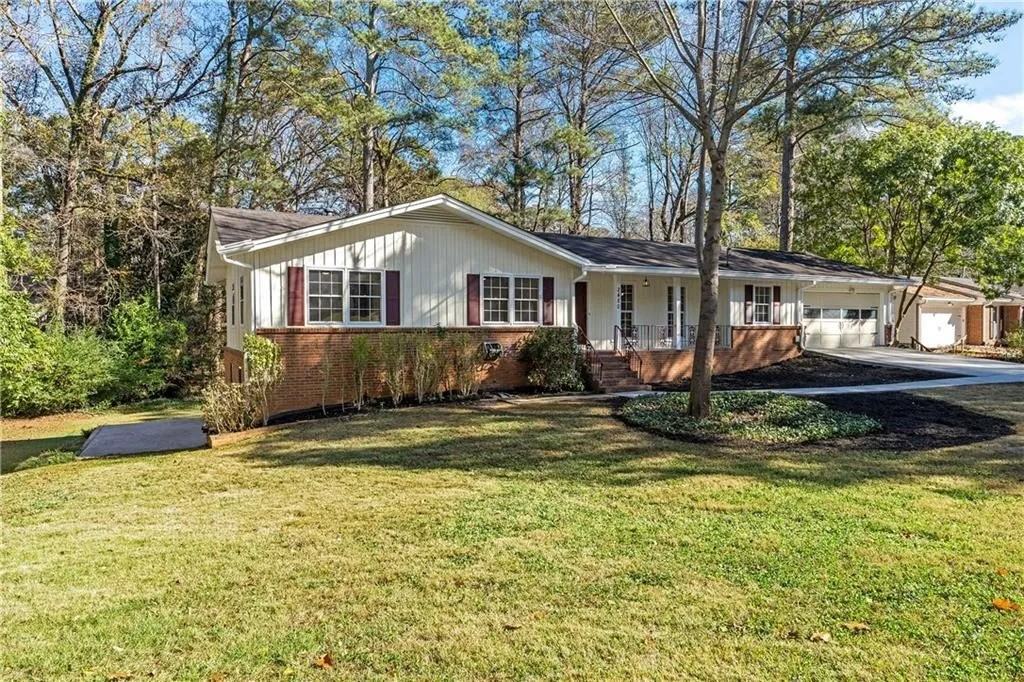 2480 Kings Point Drive - Photo 2 of 43