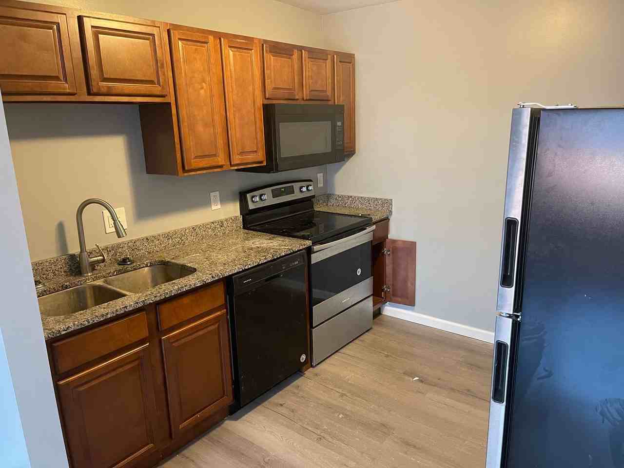 807-809 W. Courtois St. - Photo 3 of 12