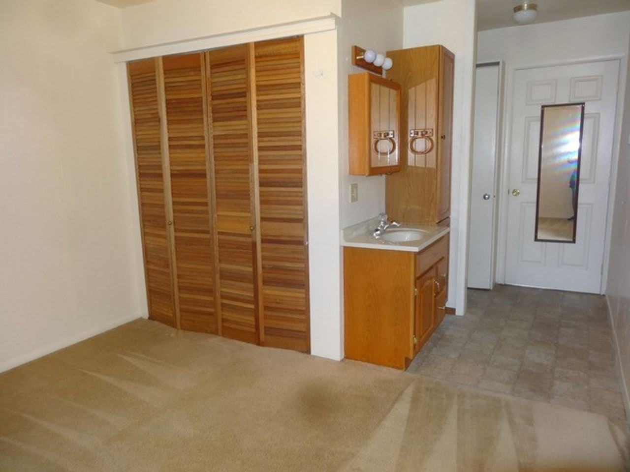 1375 Grant Ave - Photo 2 of 5