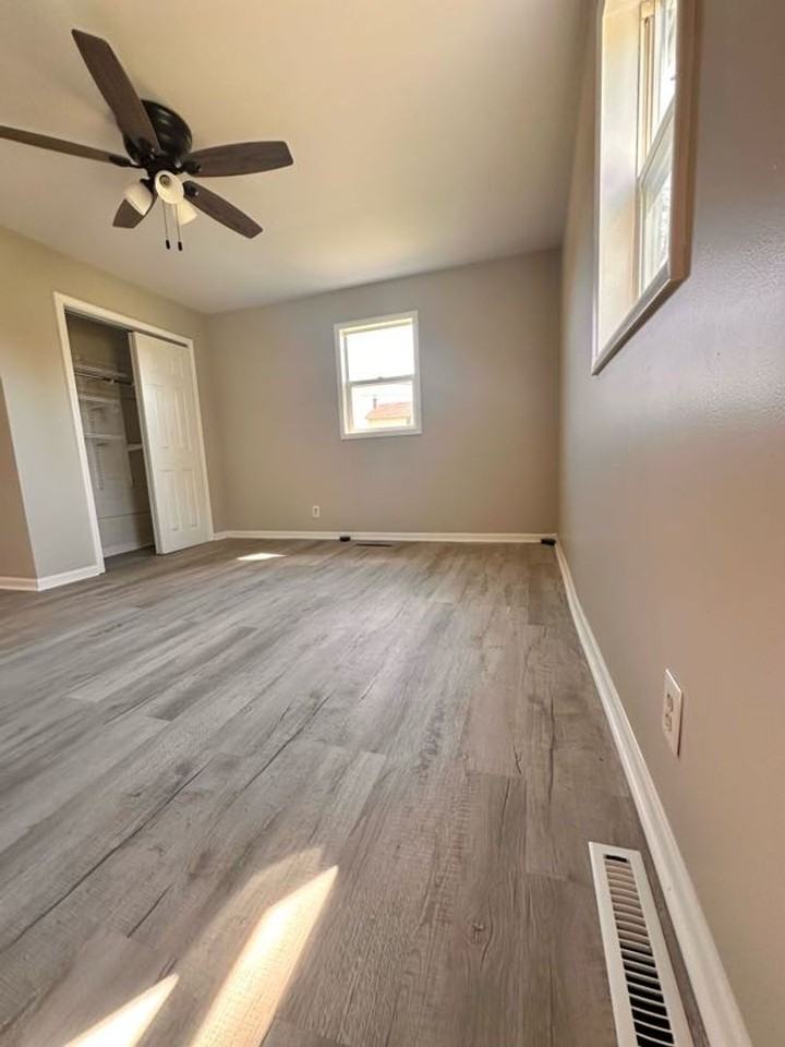 835 S Spencer Rd - Photo 2 of 13