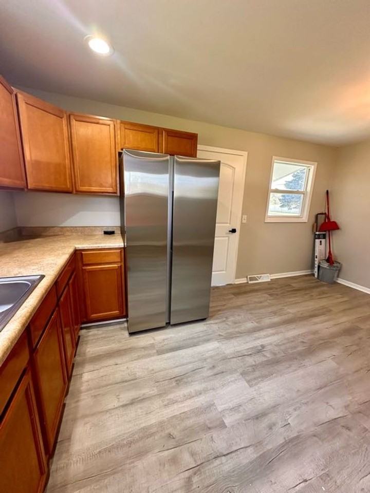 835 S Spencer Rd - Photo 3 of 13
