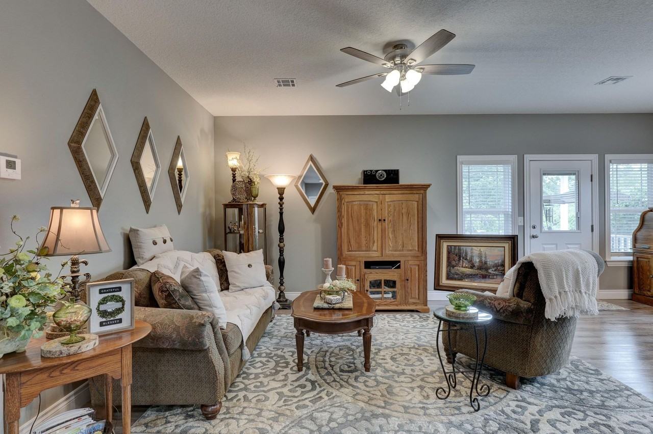 629-635 Applewood Ln. - Photo 3 of 12