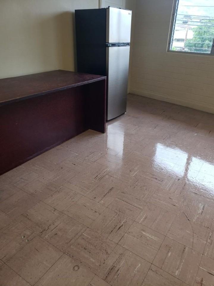 s3142tu - N. School - Photo 2 of 15