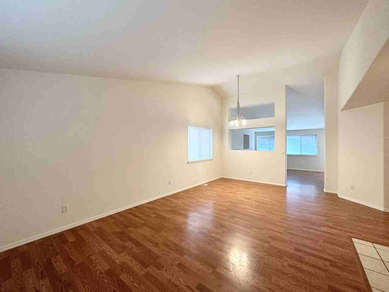 940 Nw Oak Ln - Photo 2 of 23