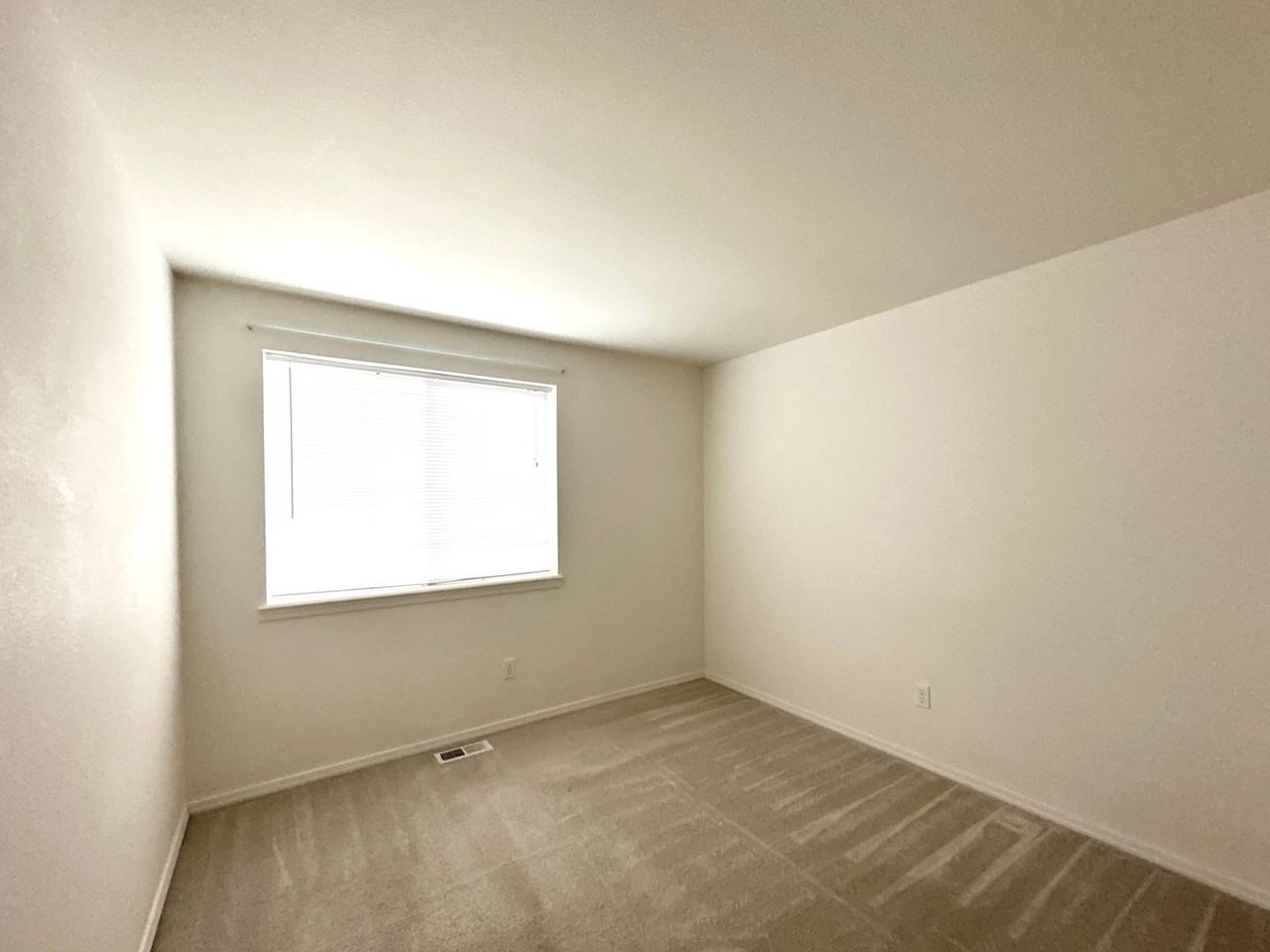940 Nw Oak Ln - Photo 6 of 23