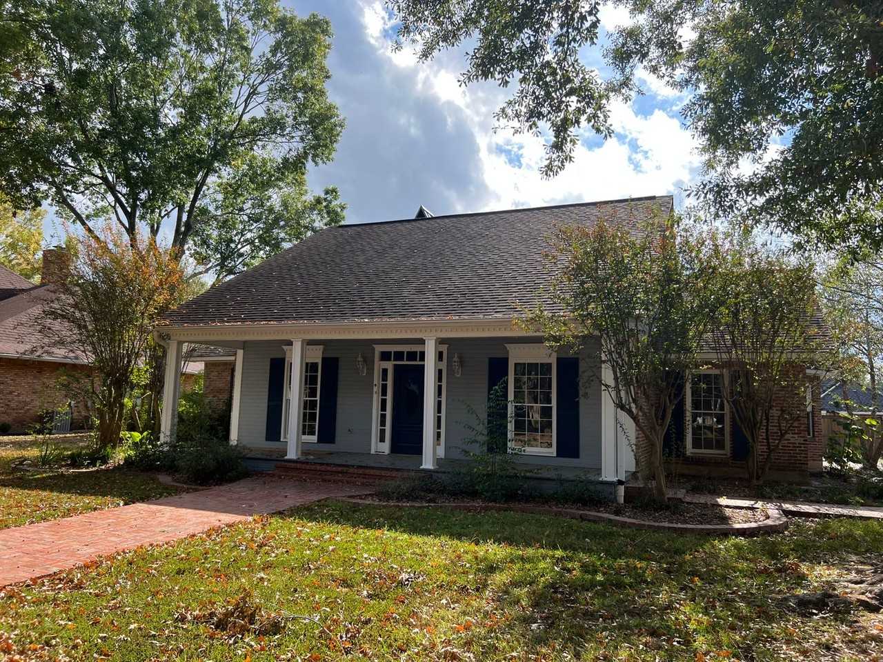 428 Tealwood Dr - Photo 2 of 12