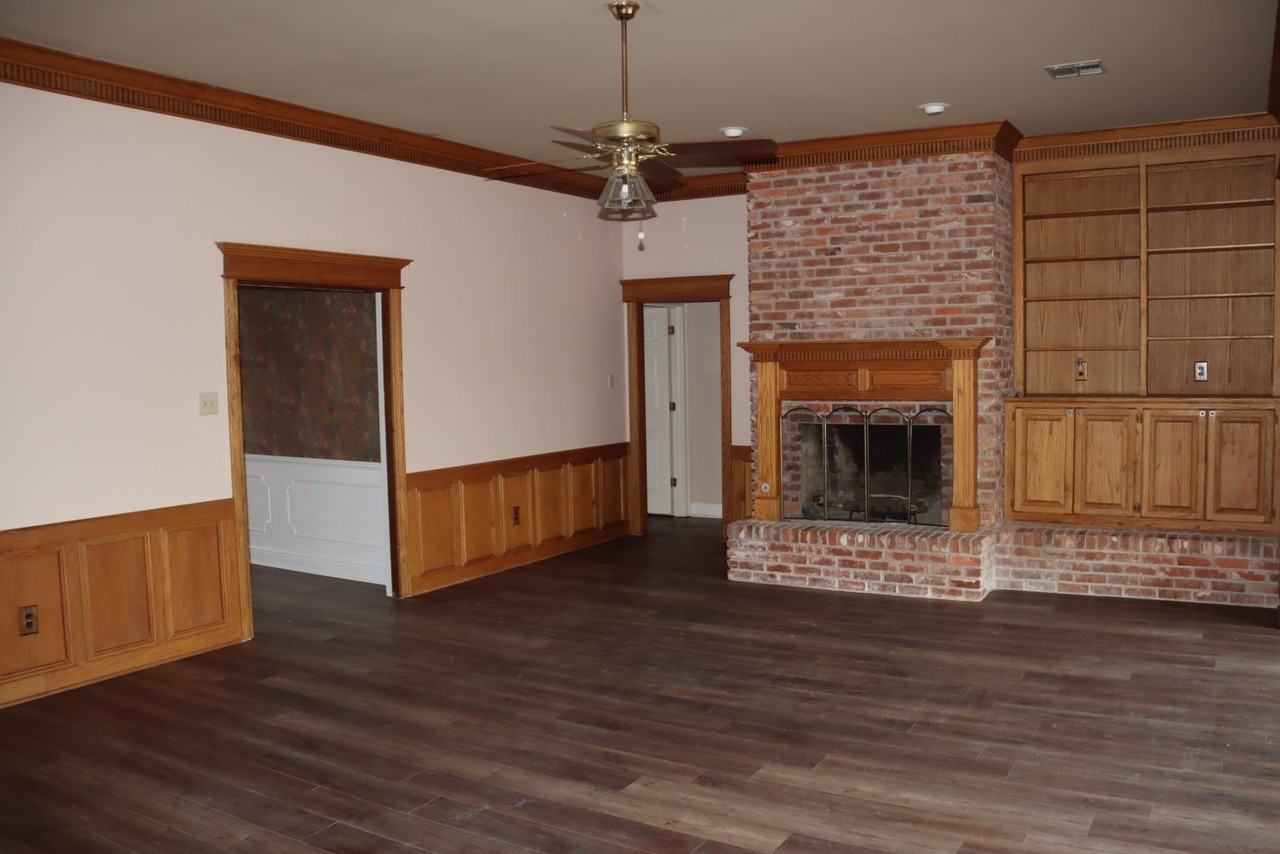 428 Tealwood Dr - Photo 5 of 12