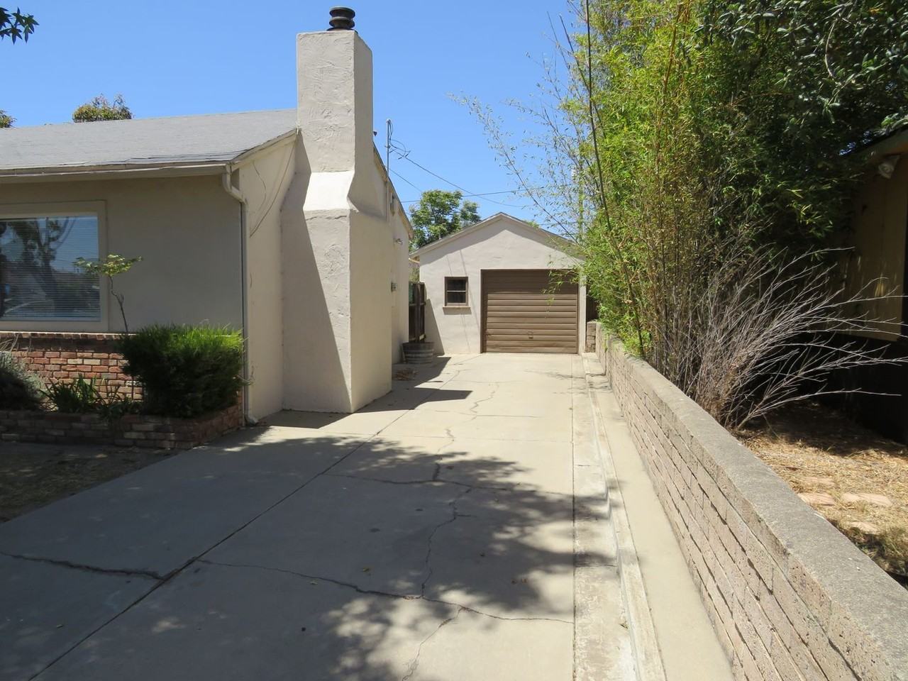 507 E Tunnell St - Photo 2 of 37