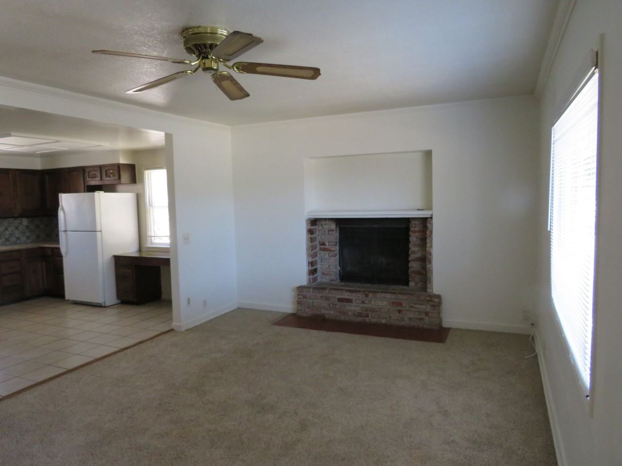 507 E Tunnell St - Photo 3 of 37