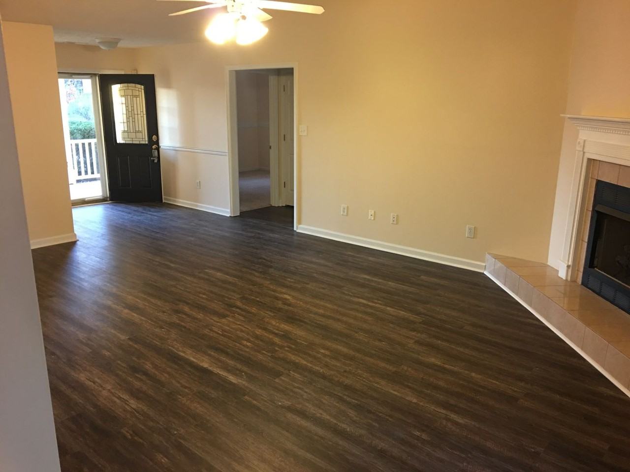 6350 Jacobs Creek Cir - Photo 3 of 41