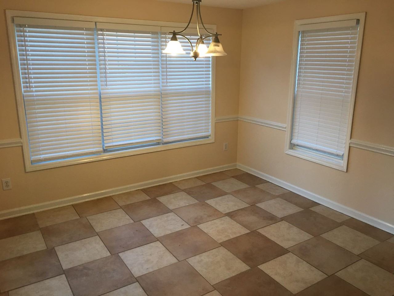 6350 Jacobs Creek Cir - Photo 5 of 41