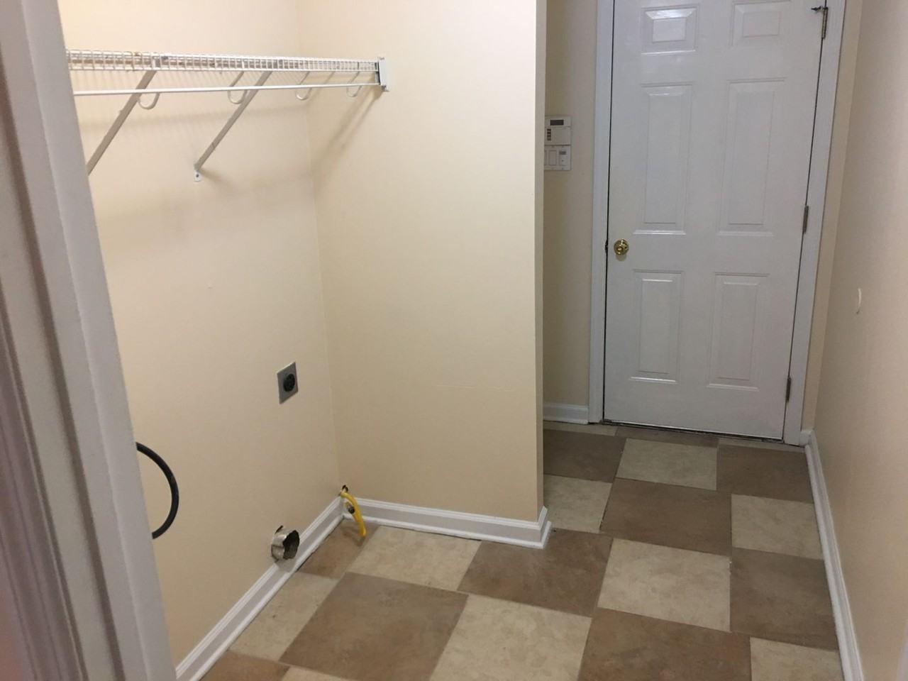 6350 Jacobs Creek Cir - Photo 7 of 41