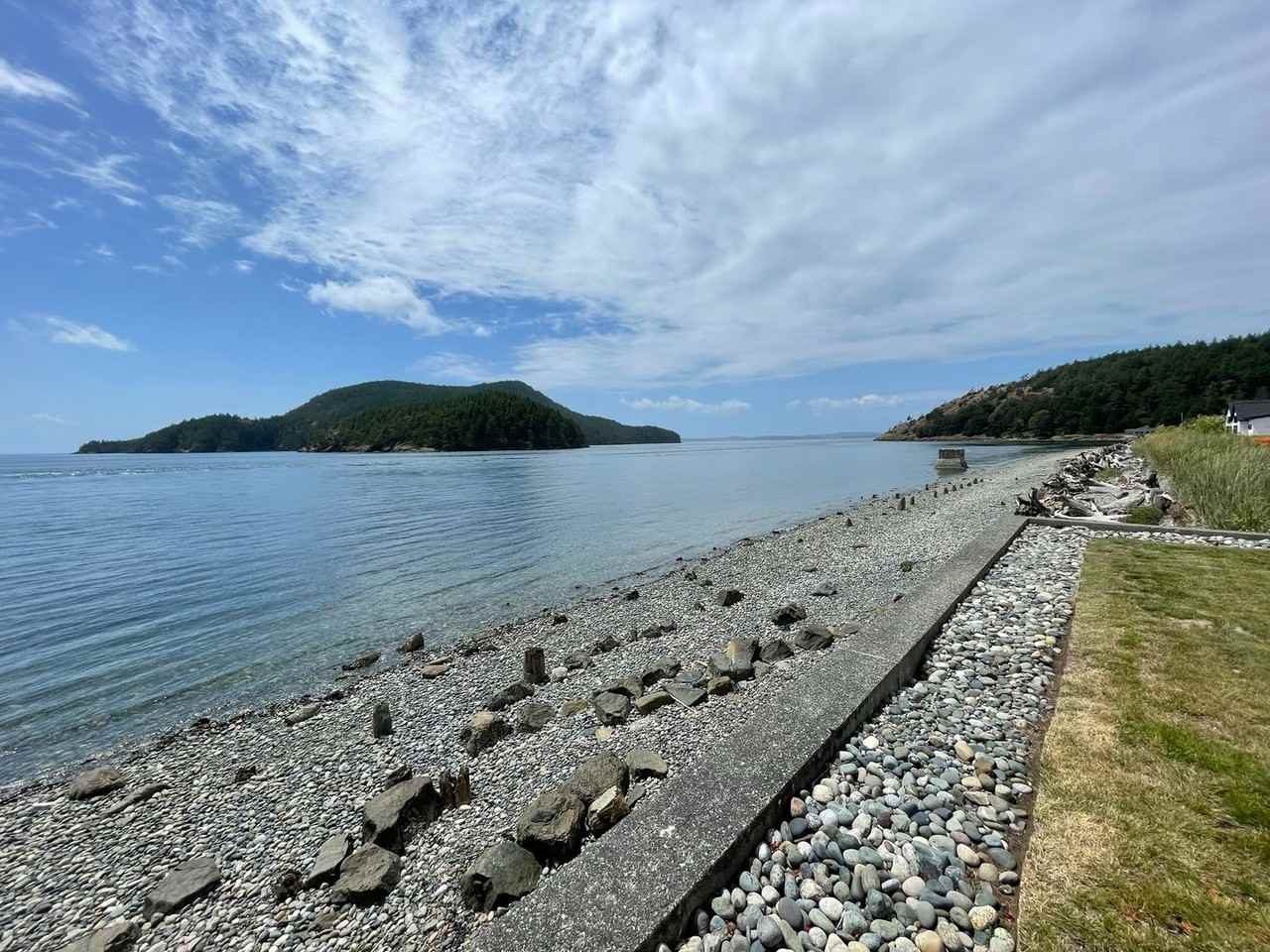 2305 Skyline Way - Photo 3 of 35