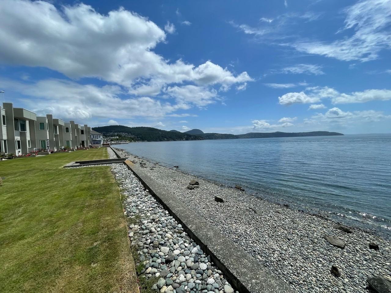 2305 Skyline Way - Photo 4 of 35